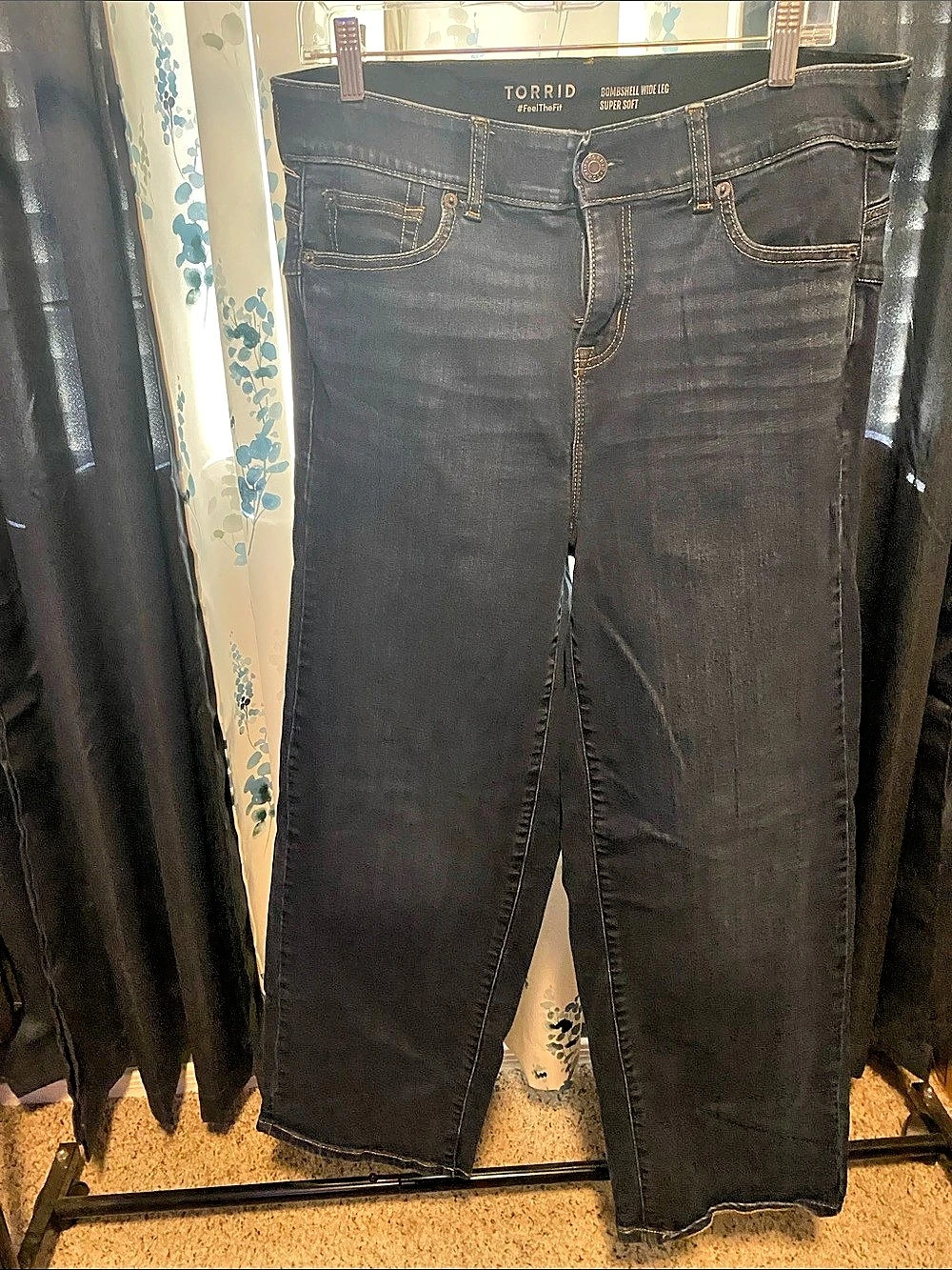 Torrid Bombshell Wide Leg Super Soft Wide Leg Jeans in Black Size 12R